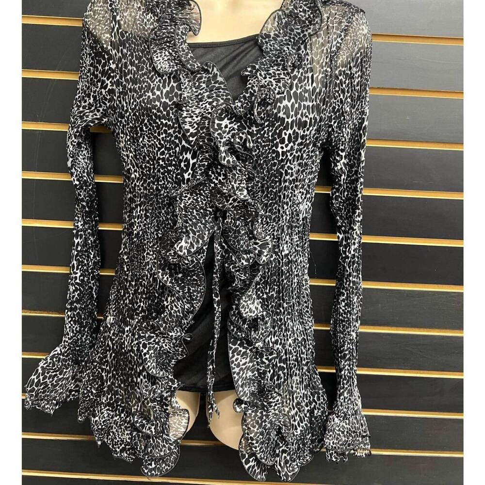 NEW MICHAEL K women's loveless ruffle top in black print